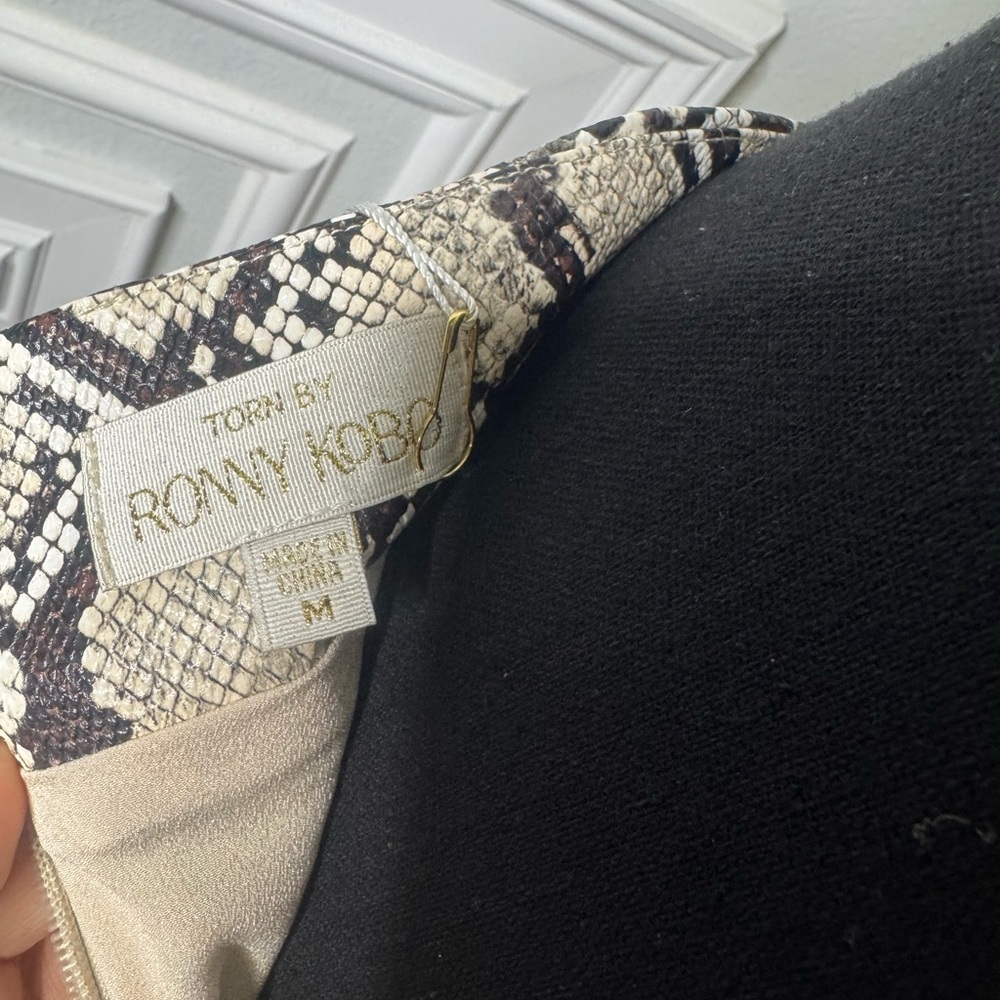 Ronny Kobo Collection Python 🐍 print Asymmetrical Skirt - Picture 6 of 10